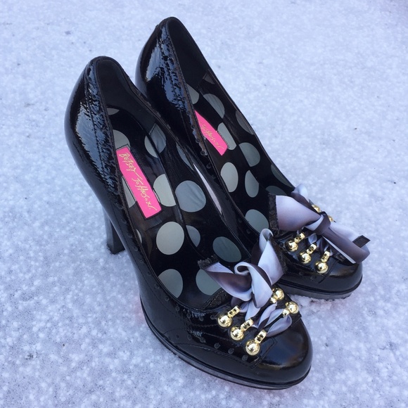 Betsey Johnson Shoes - womens Betsy Johnson black heels